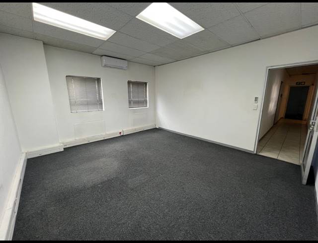661M² WAREHOUSE TO LET IN STRIJDOMPARK